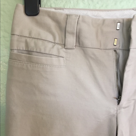 GAP Curvy Khaki Pants - Picture 2 of 4